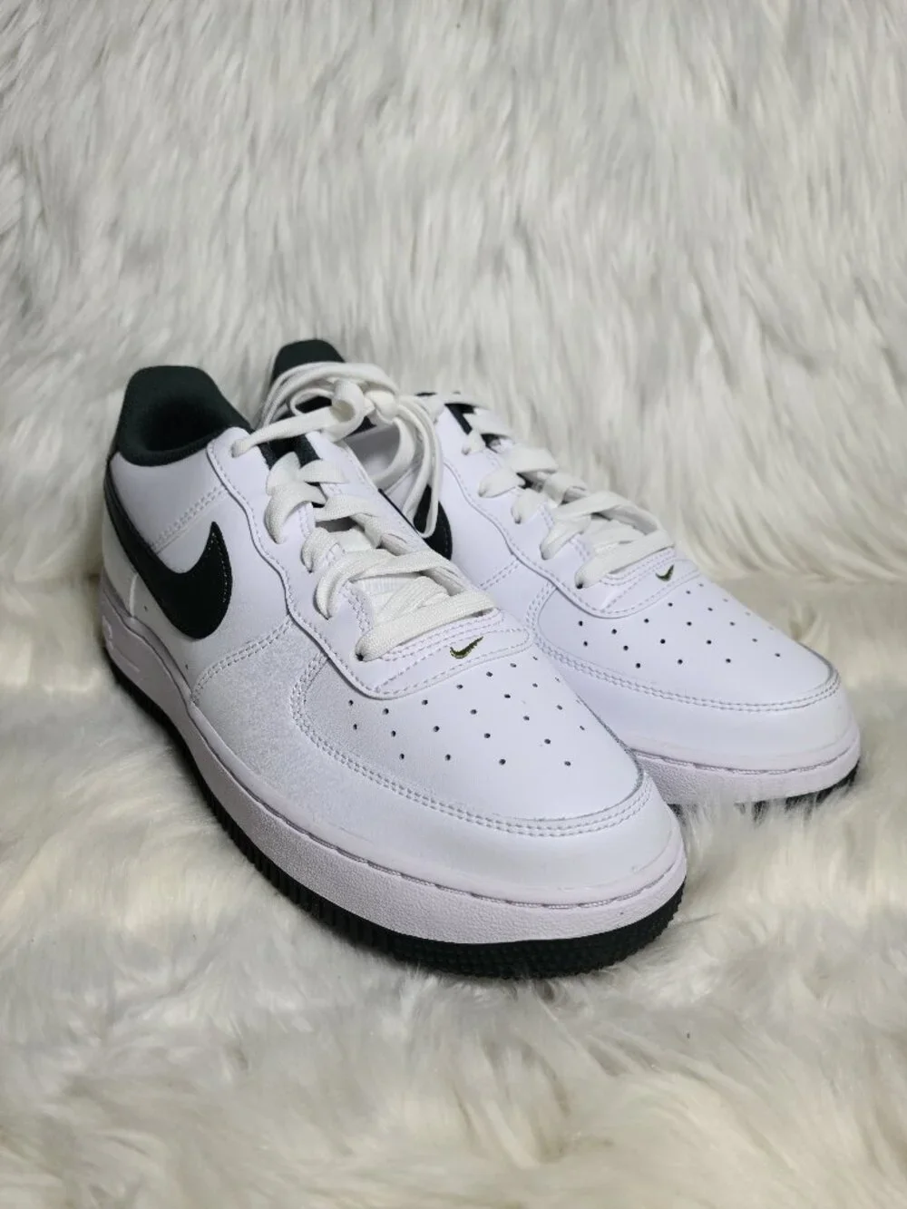 Nike Air Force 1 White Vintage Green Women 8 / Youth 6.5 NEW